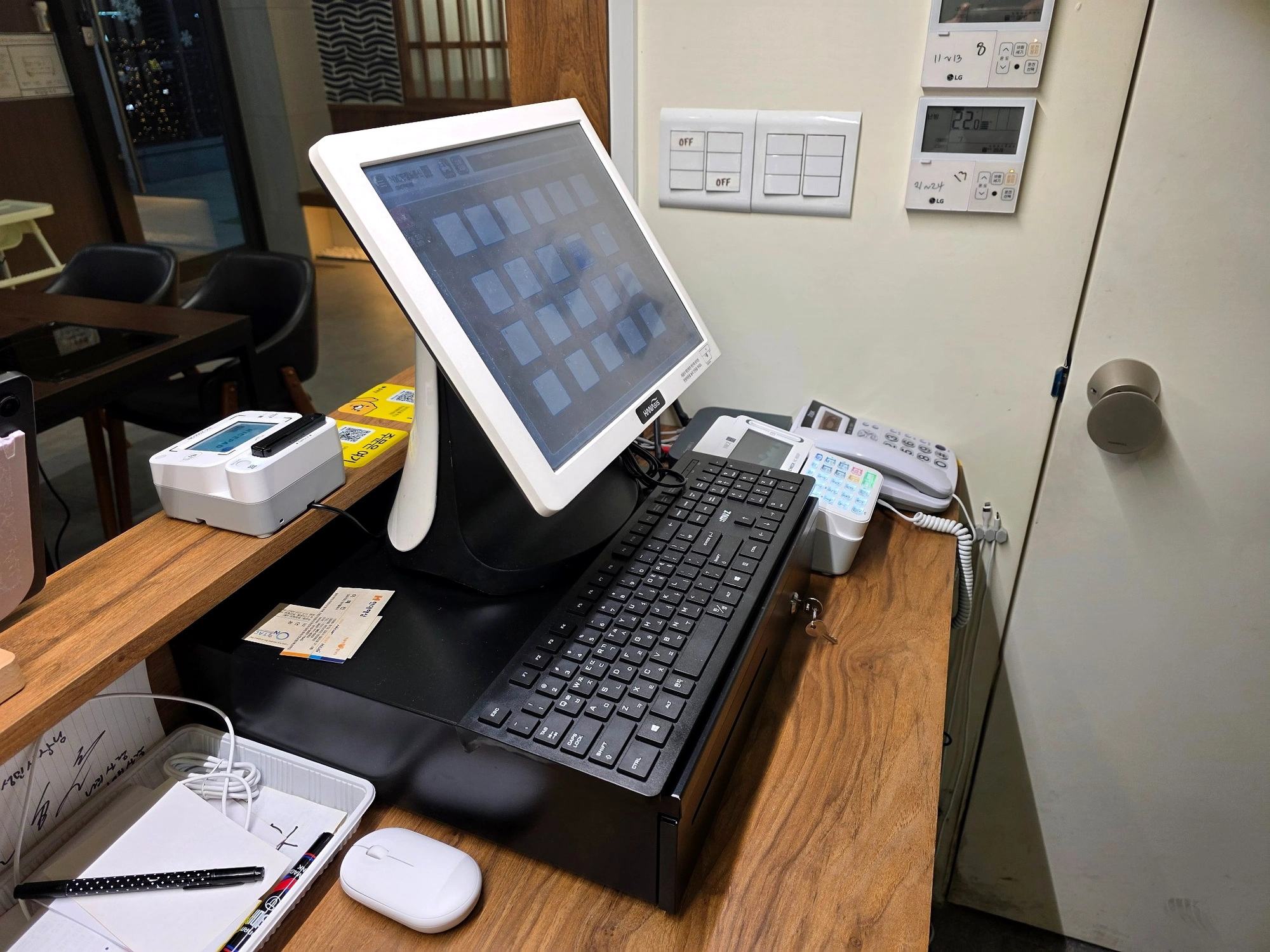 화담칼국수 POS 실제 설치 모습